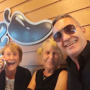 Meet your Posher, Llorca